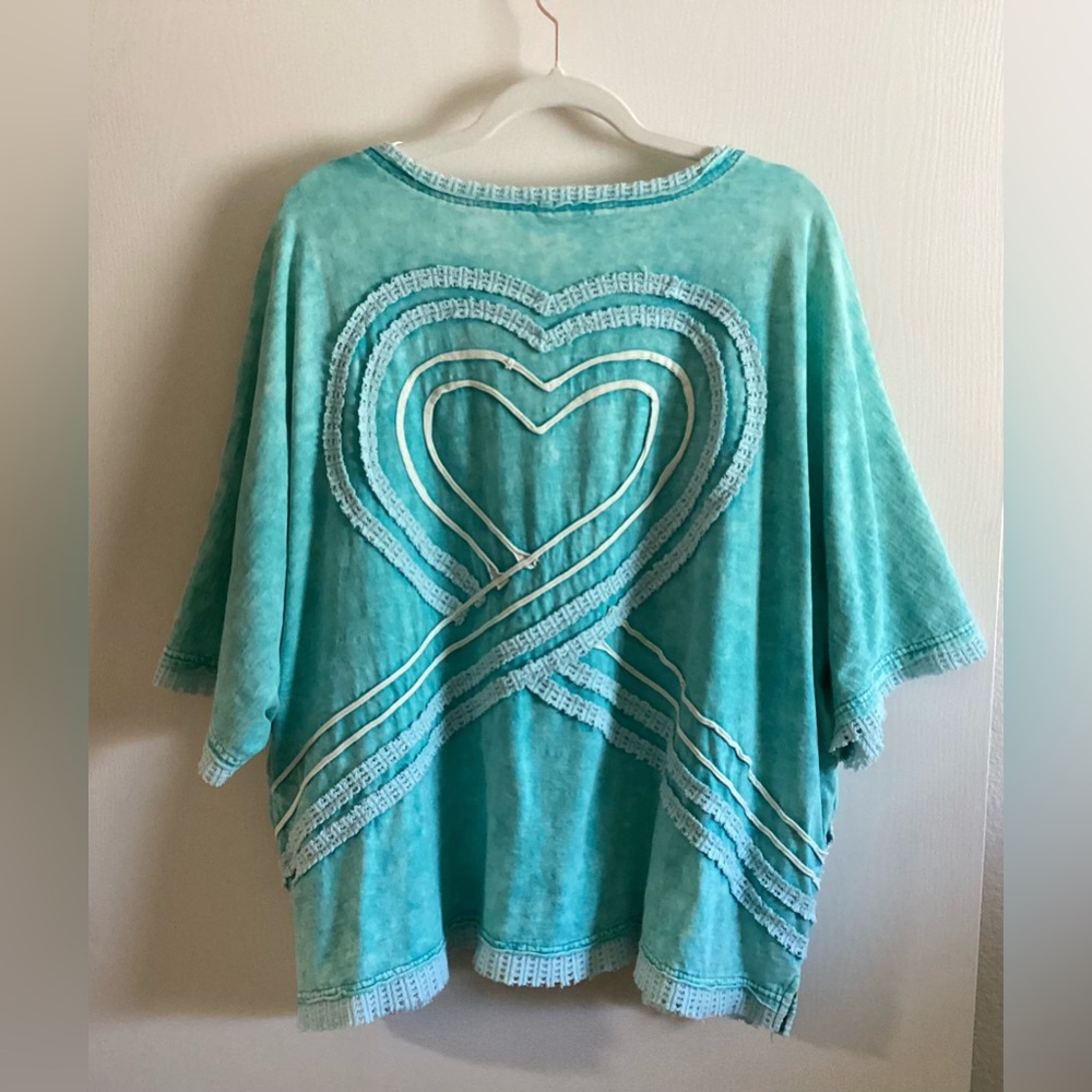 Oli & Hali Turquoise V-Neck Connective Hearts Top - Picture 7 of 7